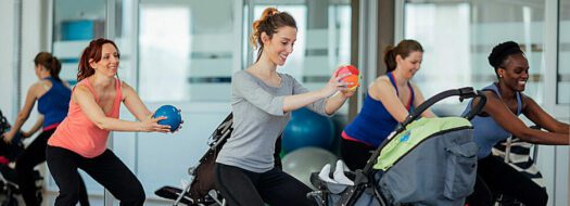 pregnant women in exercise class