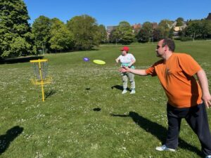 Throwing a disc